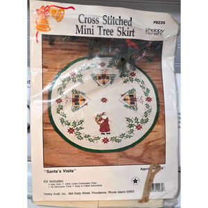 Hobby Kraft Mini Xmas Tree Skirt "Santa's Visits" Cross Stitch Kit 16” - Opened